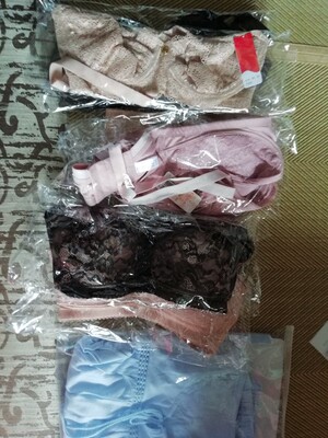 一次购买了多个，就是有两个型号的稍微薄了些，需要插片,穿着还是比较舒适的，谢谢店家的赠品，祝店家生意兴隆，工作人员工作顺利。