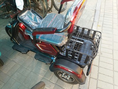 火爆的青沐电动三轮车怎么样,安全方便吗?电池续航能力好吗?