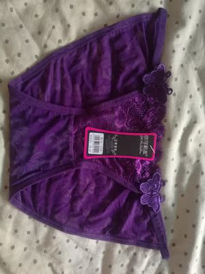 衣衣收到，喜欢，面料上身舒，夏天挺好的，店家还送了袜子