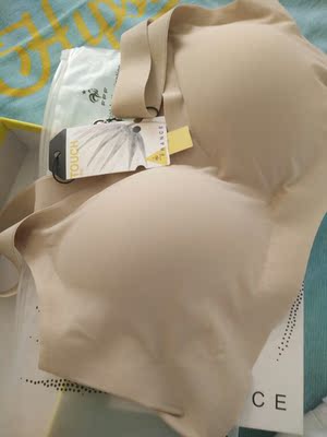 穿着很舒服，感觉跟没穿一样，应该是正品。