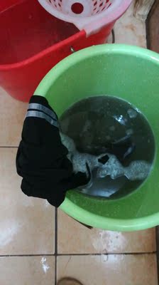 这…洗一洗就出问题了掉色有点严重… 这…洗一洗就出问题了掉色有点严重…