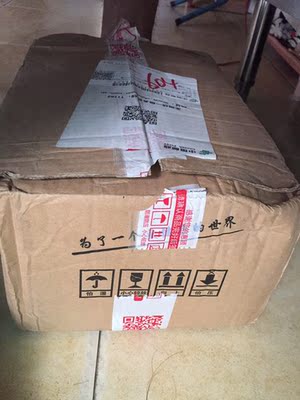 两瓶变形，包装感觉被拆过了一样