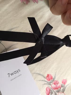 不得不说黑色真的很性感,一收到就立马试了,特别舒服,蕾丝很柔软,不勒人,大小刚刚好,很惊喜呢,会再光顾的,下次试试白色的 不得不说黑色真的很性感,一收到就立马试了,特别舒服,蕾丝很柔软,不勒人,大小刚刚好,很惊喜呢,会再光顾的,下次试试白色的