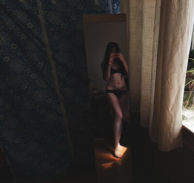 性价比还挺高的，款式也好看，关注你家了，放一张我今天画的画