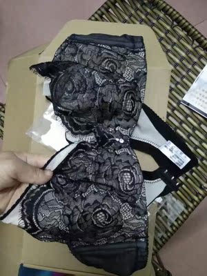 真的好喜欢这款文胸，柔软舒适无束缚，把胸部弊端都巧妙的调整了，水洗后也没有起毛，谢谢商家了，愉快的一次购物