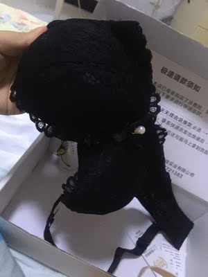 很棒的，第二次购买了，不用担心滑肩膀问题，款式也很洋气，立体感也比较好，总之很喜欢了，谢谢