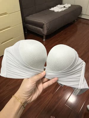 非常好,一直都穿这个款式,胸型衬托得很好,也不往上拢,就是自己胸太小,以前穿70b.生完小孩后现在穿70a.70b穿上更好看 非常好,一直都穿这个款式,胸型衬托得很好,也不往上拢,就是自己胸太小,以前穿70b.生完小孩后现在穿70a.70b穿上更好看