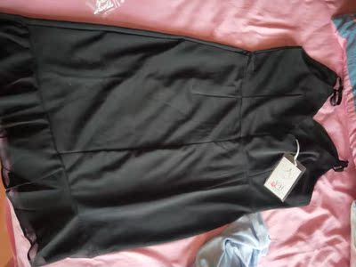 很漂亮啊 穿上很合适  显瘦 好性感 做工质量也很好 发货也很快噢  价格特别实惠 下次再来。