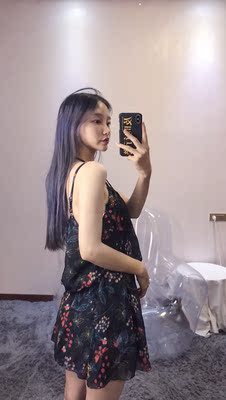 再补两张自拍 外套也是软软的 跟店铺描述一样的~ 是自己想要的那种风格 再次笔芯客服 可爱死了 么么哒~