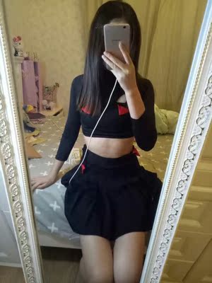 面料很滑 怎么说呢 想怎么穿都可以