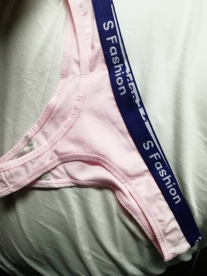 质量还不错，款式也好看，喜欢那条宝蓝色裤头，性感又有个性