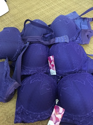 这款古金文胸非常好．我己经是这款第二次又购买2个也是一直用古金文胸的客人．价格很实惠，祝老板生意兴隆🍎💰