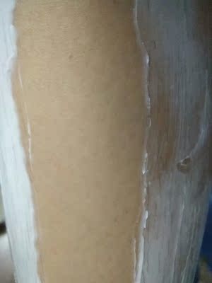 个人情况: 女♀18岁，毛发比较旺盛，本来打算来个一次性的，可是那些贵还麻烦，也要分好几次脱，现在夏天也快过去了就算了，先用着吧 使用效果: 脱毛膏多少都是有点味道的，毕竟是化学物品，还能接受，经常用的应该都习惯了，看图说话，真实有效，以前都是用微婷的，这次试试看，结果还不错呢 特别说明: 个人体质不容易过敏什么的，没有什么不良反应，经常用这些的应该都不容易过敏之类的，不过个别会有敏感性肌肤的 总结: 东西还不错，看图说话，真实有效