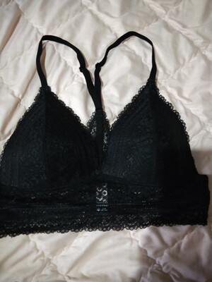 第一次买少女美屋家的内衣，每一件都超级好看，做工很细致，没有多余的线头，面料特别柔软亲肤，超薄款轻薄透气，还有点性感，黑色海绵薄款没有钢圈也是特别舒服好看，穿上都是美美哒，老公也很喜欢的呢，嘻嘻，好评～