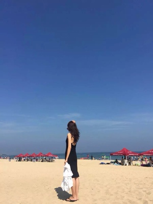 经常在他们家买衣服 质量很好  每次都是很满意的 喜欢