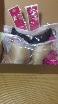 新买的两又到了、本来心里还有点小遗憾、上次买的送了小内裤、问客服这次活动结束了没有送了、想不到今天又给我送惊喜送了两个隐形背带、真的感谢店家、祝生意兴隆 新买的两又到了、本来心里还有点小遗憾、上次买的送了小内裤、问客服这次活动结束了没有送了、想不到今天又给我送惊喜送了两个隐形背带、真的感谢店家、祝生意兴隆