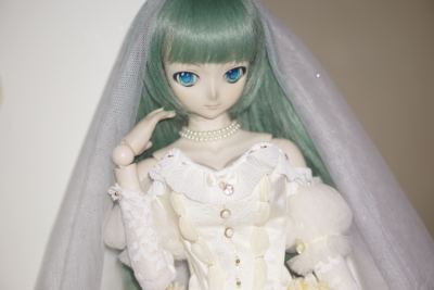 搭配挺好看的，喜欢这种中分的双马尾~