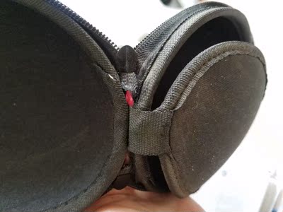 包装盒上全是灰，很脏感觉二次回收似的，东西还没用过，等用过在评价，先给个中评吧