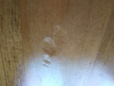 东西其实性价比还行,面是拼接的实木,味道也不大。铁质的桌腿材质应该一般。08号的抓粗肌理很不明显,以至于我以为发错货了。细看桌面发现很多划痕凹痕,非常多,客服说是肌理。如果这些是肌理的话,那向你道歉了!良心评价! 东西其实性价比还行,面是拼接的实木,味道也不大。铁质的桌腿材质应该一般。08号的抓粗肌理很不明显,以至于我以为发错货了。细看桌面发现很多划痕凹痕,非常多,客服说是肌理。如果这些是肌理的话,那向你道歉了!良心评价!