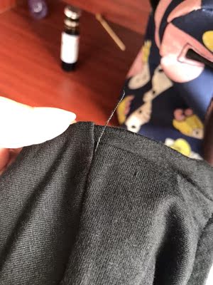 布料不好，线头有点多，胸部容易皱不服帖，C杯都撑不住小胸妹子要慎重考虑。肩膀很短面料弹性也不好显的很紧。就当贪便宜买教训了。