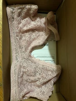 包装好，看着没质感摸着很舒服，很轻薄，不过价格在哪儿放着整体还可以！