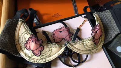 真的没有想到，居然会这么美！看着像是一件艺术品！美得不像话！做工精致，质量上乘！果然是一分价钱一分货，贵有贵的道理，绝对不是几十元的情趣内衣可以比拟的！而且没有异味，洗过之后就可以放心穿戴啦！