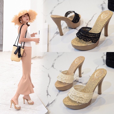 一直想要一双透明的高跟鞋，这下总算有了，好开心。穿起来也很舒服很轻，是我想要的样子。