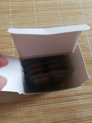 不知道第几次在他们家买东西了，这个是吃第二瓶了，澳洲的保健品是与药品监督一样的严格，没有依耐性啥的，一般就可以吃较长时间，而且价格也美丽，家里大小宝和我们总之就是一家人都在吃澳洲的保健品，比较信任。这个素颜丸是看潘粤明老师微博推荐之后买的，最近入睡困难，试了几天，有效果，一盒吃一个月，所以马上又补了一盒。