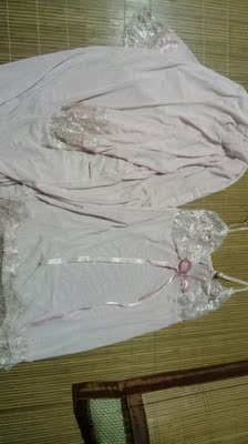 很好！尺码正，做工好，手感很滑很软，老婆很满意！