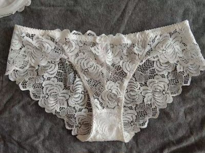 目前最满意的款式  薄 非常适合夏天穿哦 尤其天热的时候 就是如果穿比较贴身的衣服又不贴乳贴的话会凸点 不想贴乳贴的话就要穿不贴身不透的上衣 而且洗完晾的话很快就干了 他的蕾丝巨好看的 