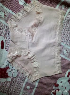 质量很好~ 面料很软  裆部还有一层棉 穿着很舒服~ 弹性很好 透气性也不错~ 随便拍了张照片 可凑合参考一下  不像那种特别差的东西 感觉很高大上   都是精美独立袋包装的~ 非常都干净卫生 做工也不错 性价比很高哦~