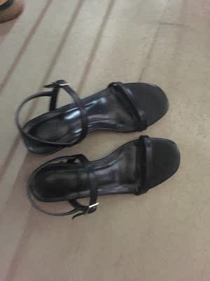 还挺不错的，质量可以，穿得很合脚舒服，表示满意。