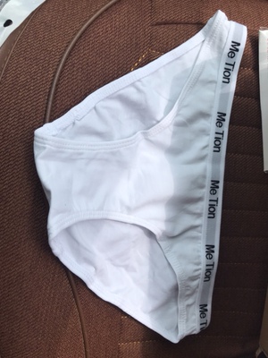 快递挺快，东西挺好，都是独立包装，感觉就有点品质感，东西摸起来手感也不错。