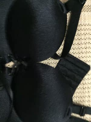 照了照片给大家看一下,很好的。我身材不好就没照上身照了。不过胸小的人穿着真的好,难得找到这么合适的内衣。 照了照片给大家看一下,很好的。我身材不好就没照上身照了。不过胸小的人穿着真的好,难得找到这么合适的内衣。