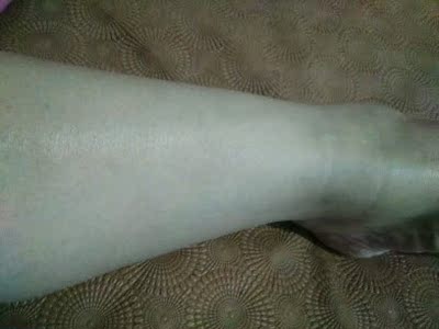 这款脱毛膏非常好用呢，效果很不错，脱的干干净净的，没有过敏，味道也挺好闻的。这个夏天可以美美的。