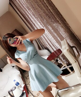 衣服颜色很正，价格实惠，小性感，夏天很适合穿，质量挺好，喜欢的亲可以放心买买买。