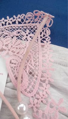 款式很好。就是质量不怎么样。还有上面特别脏。好像被人玩过。和客服沟通。不能退货。也不给个合理的解决方案。很令人失望  专门拍了照片中间带珠子的地方特别脏。客服说是做的时候弄脏的。请问这么脏还能买吗？