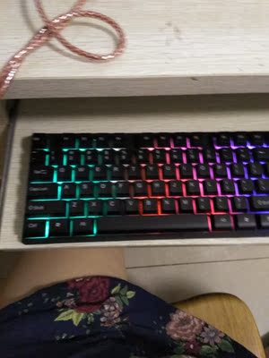 键盘收到后试用几天才评价,宝贝非常漂亮,儿子非常喜欢,手感也好,键盘也漂亮! 键盘收到后试用几天才评价,宝贝非常漂亮,儿子非常喜欢,手感也好,键盘也漂亮!