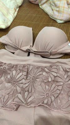 这款泳衣一开始感觉价格蛮贵的 但收到了之后觉得物超所值 这钱没白花  很喜欢 最近变胖了所以可能效果不好 等自己瘦下来再来追评 尺码买的刚好就是聚拢效果有待提高啦   总之还是蛮开心的啦&hellip;&hellip;