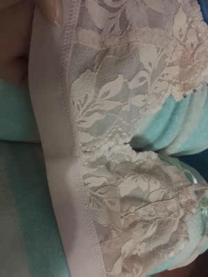 真的是超级薄的说,还没穿过 还不知道是否舒适 ^_^穿过之后会来追评的哦!之前朋友推荐购买店家的宝贝之后就喜欢上了,现在穿的内衣都是这家的,质量不错的呢 所以看到这款又控制不住自己了.个人觉得还是加层棉布的好,真的太透了呀(捂脸) 真的是超级薄的说,还没穿过 还不知道是否舒适 ^_^穿过之后会来追评的哦!之前朋友推荐购买店家的宝贝之后就喜欢上了,现在穿的内衣都是这家的,质量不错的呢 所以看到这款又控制不住自己了.个人觉得还是加层棉布的好,真的太透了呀(捂脸)