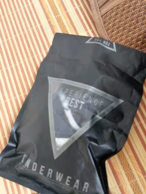 纯棉的~穿的很舒服!运动时穿~挺好😏 纯棉的~穿的很舒服!运动时穿~挺好😏