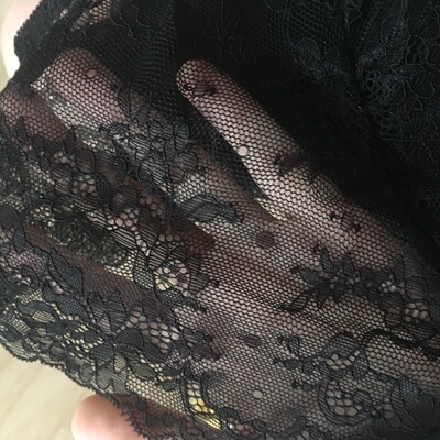 绑带可以交叉也可以直拉 真的好看~ 码数按照平时穿的买就可以了,我喜欢穿薄杯,穿衣服好看~还送了乳贴,蕾丝柔软不扎身 绑带可以交叉也可以直拉 真的好看~ 码数按照平时穿的买就可以了,我喜欢穿薄杯,穿衣服好看~还送了乳贴,蕾丝柔软不扎身