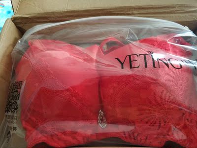 颜色很正。大红色