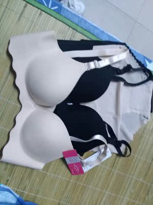 挺好的，还没试穿，摸着挺滑的