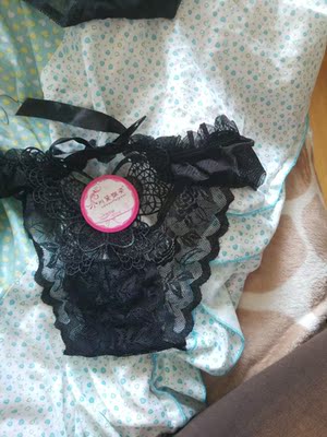 整体很满意，，唯一不足的就是最后一天不是我选的款式，，但也可以，，