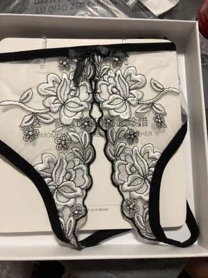 包装很上档次，实货和图片相符，很漂亮，很性感。