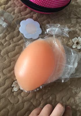 手感很好，粘性也很大，准备婚礼的时候穿，很期待效果过呢。光是这手感跟粘性。就觉得挺值的。