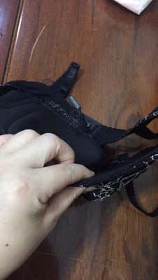 太薄了 一点都不聚拢 胸小谨慎购买 太薄了 一点都不聚拢 胸小谨慎购买