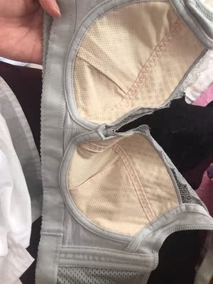 质量相当不错👌,大赞。上身效果也是非常好的。这款虽然是薄杯款但是塑形效果杠杠滴……蚕丝面料舒服不紧绷!穿上它你会爱上它…强力推荐!五个星🌟噢!!! 质量相当不错👌,大赞。上身效果也是非常好的。这款虽然是薄杯款但是塑形效果杠杠滴……蚕丝面料舒服不紧绷!穿上它你会爱上它…强力推荐!五个星🌟噢!!!