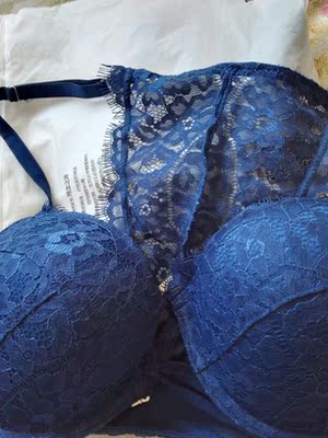 衣服穿着很舒服😊，我很喜欢，质量不错😄